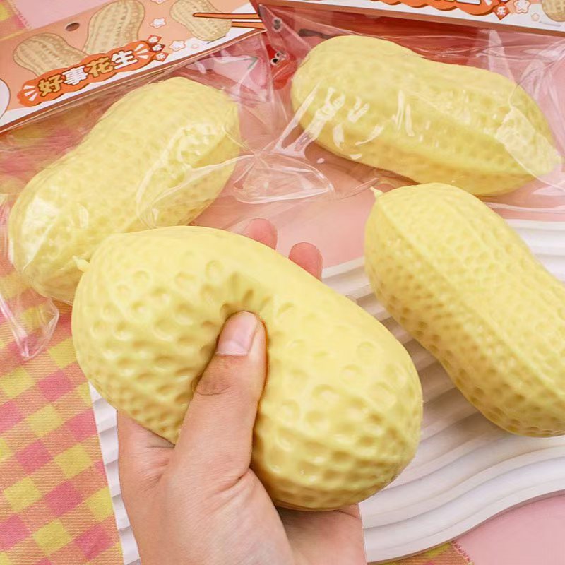 In Stock Peanut Stress Ball Cr - Vinyl Figure Blank recensione e prezzo