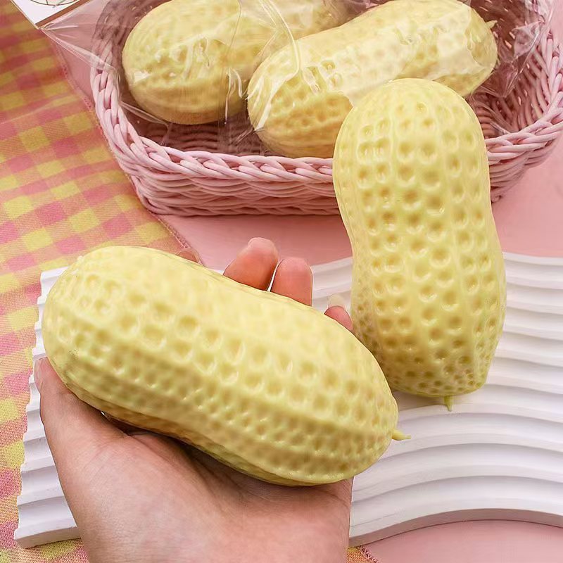In Stock Peanut Stress Ball Cr - Vinyl Figure Blank recensione e prezzo