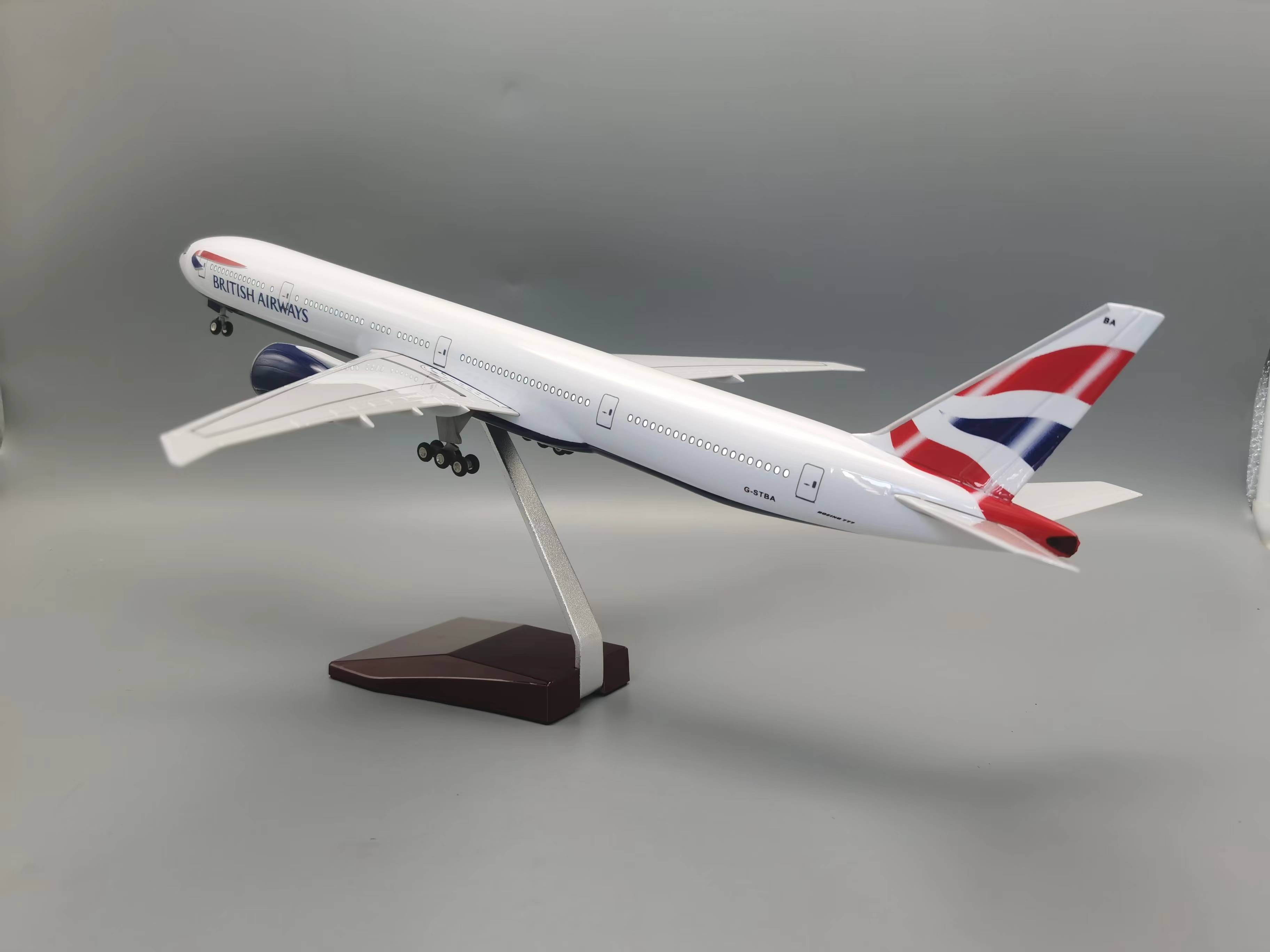 Aircraft B777  British Airways - Model Airplane Plastic recensione e prezzo